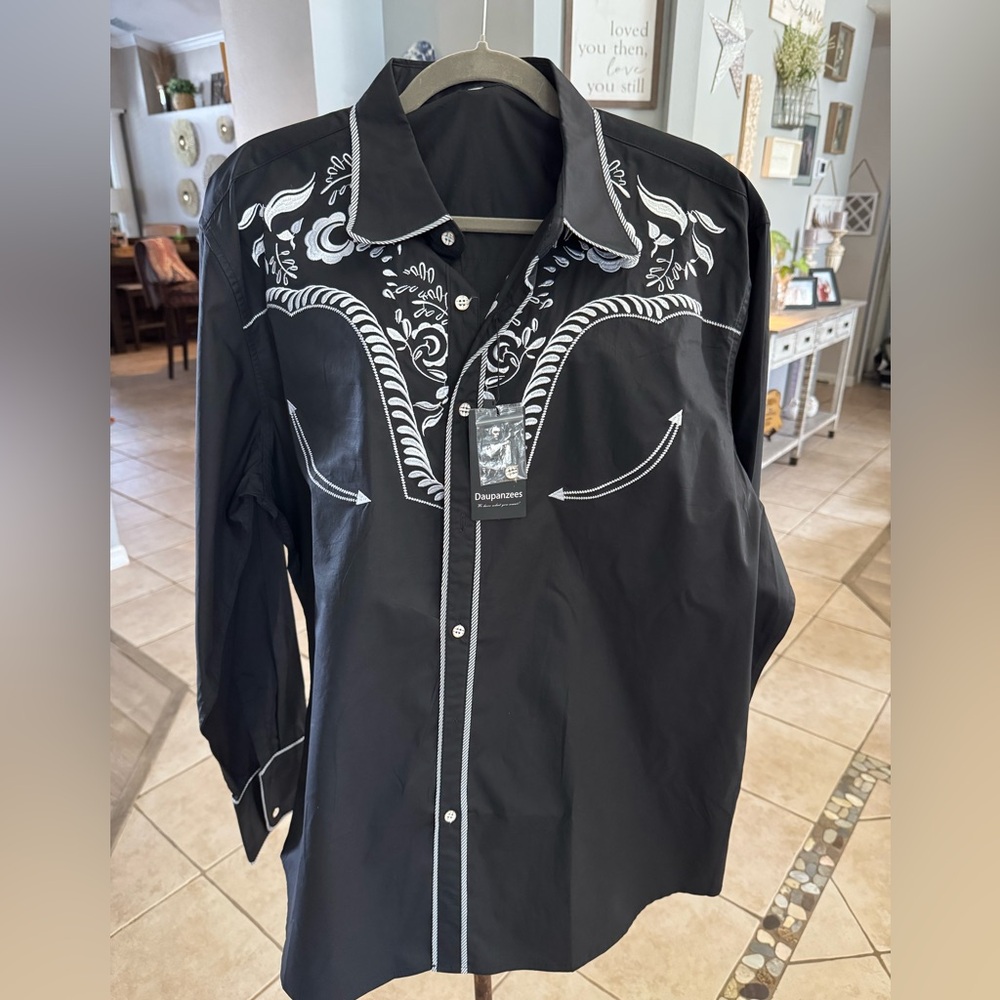 NWT Daupenzees Size M Men’s Button Down Western Shirt